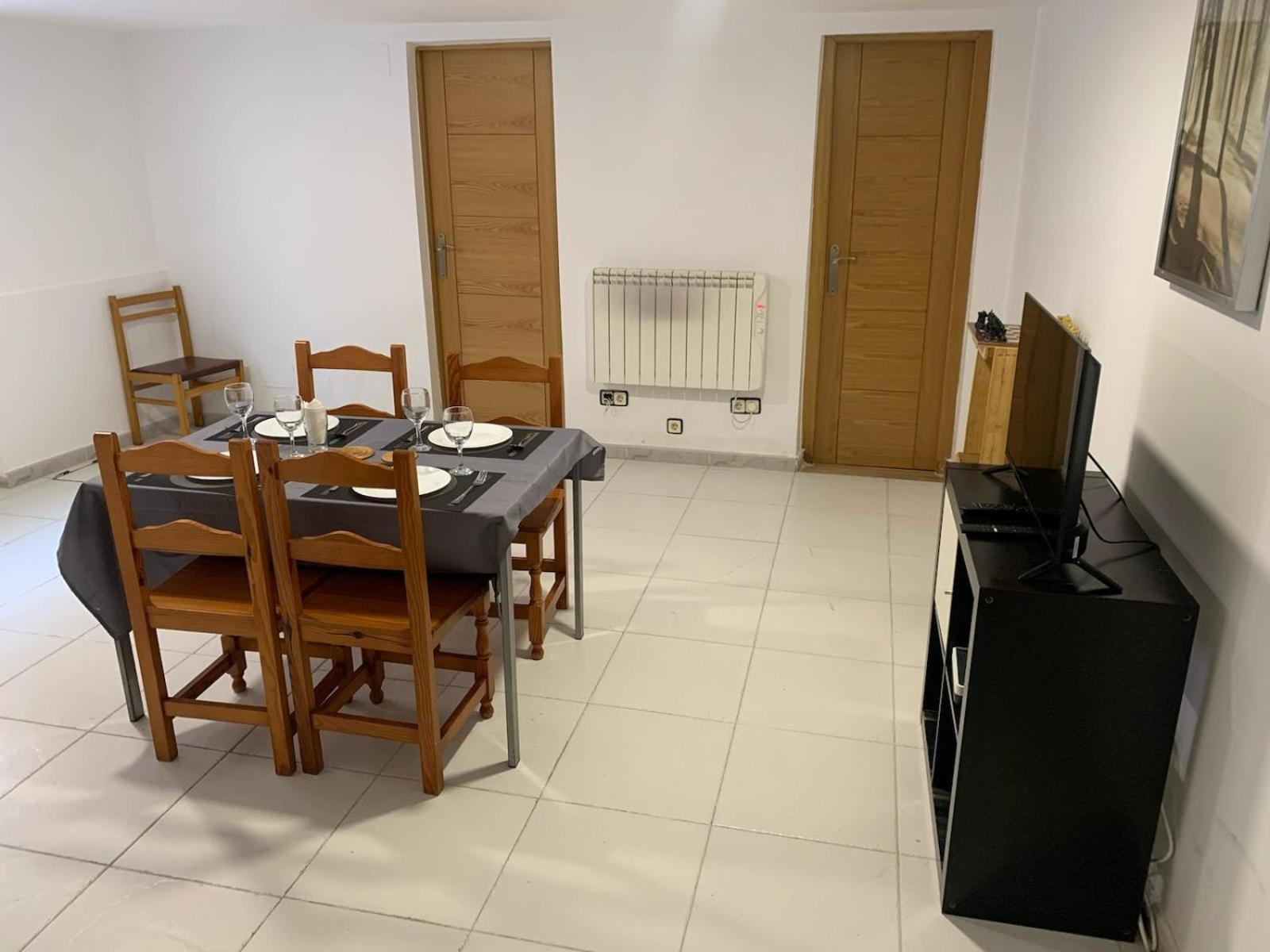 Appartement Apartamento Completo Para 8 Personas A 5 Minutos Del Aeropuerto E Ifema à Madrid Extérieur photo