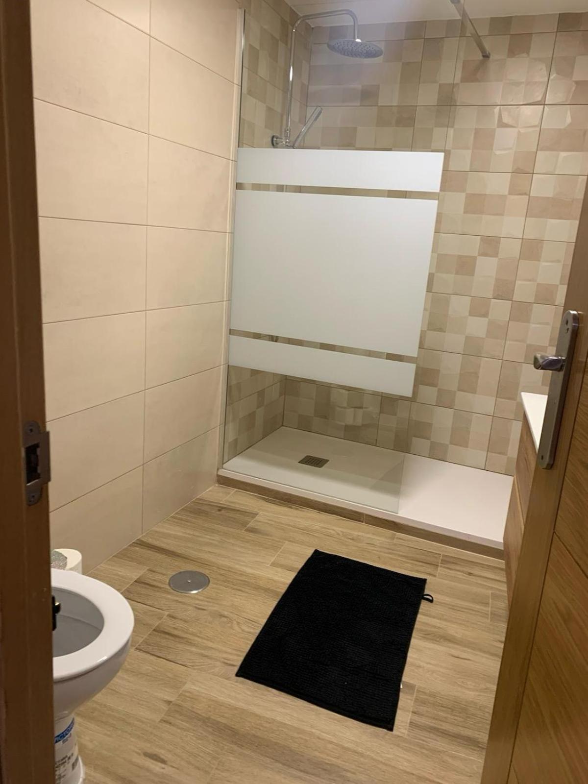 Appartement Apartamento Completo Para 8 Personas A 5 Minutos Del Aeropuerto E Ifema à Madrid Extérieur photo